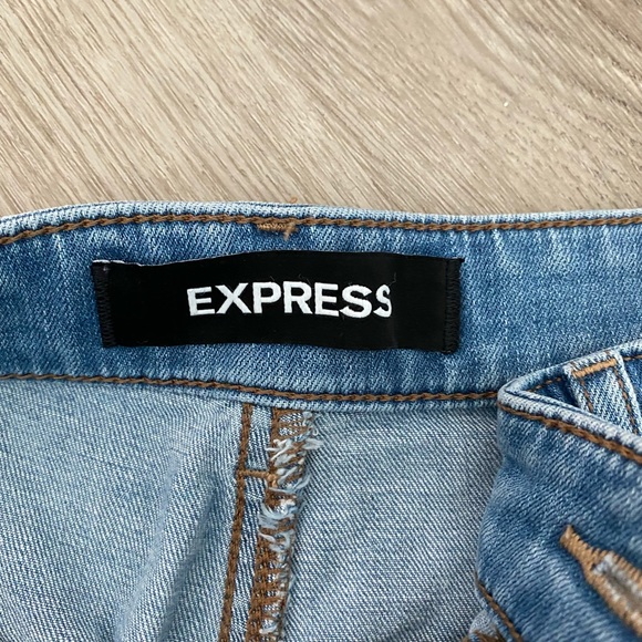 High Rise Express Shorts - Picture 3 of 6